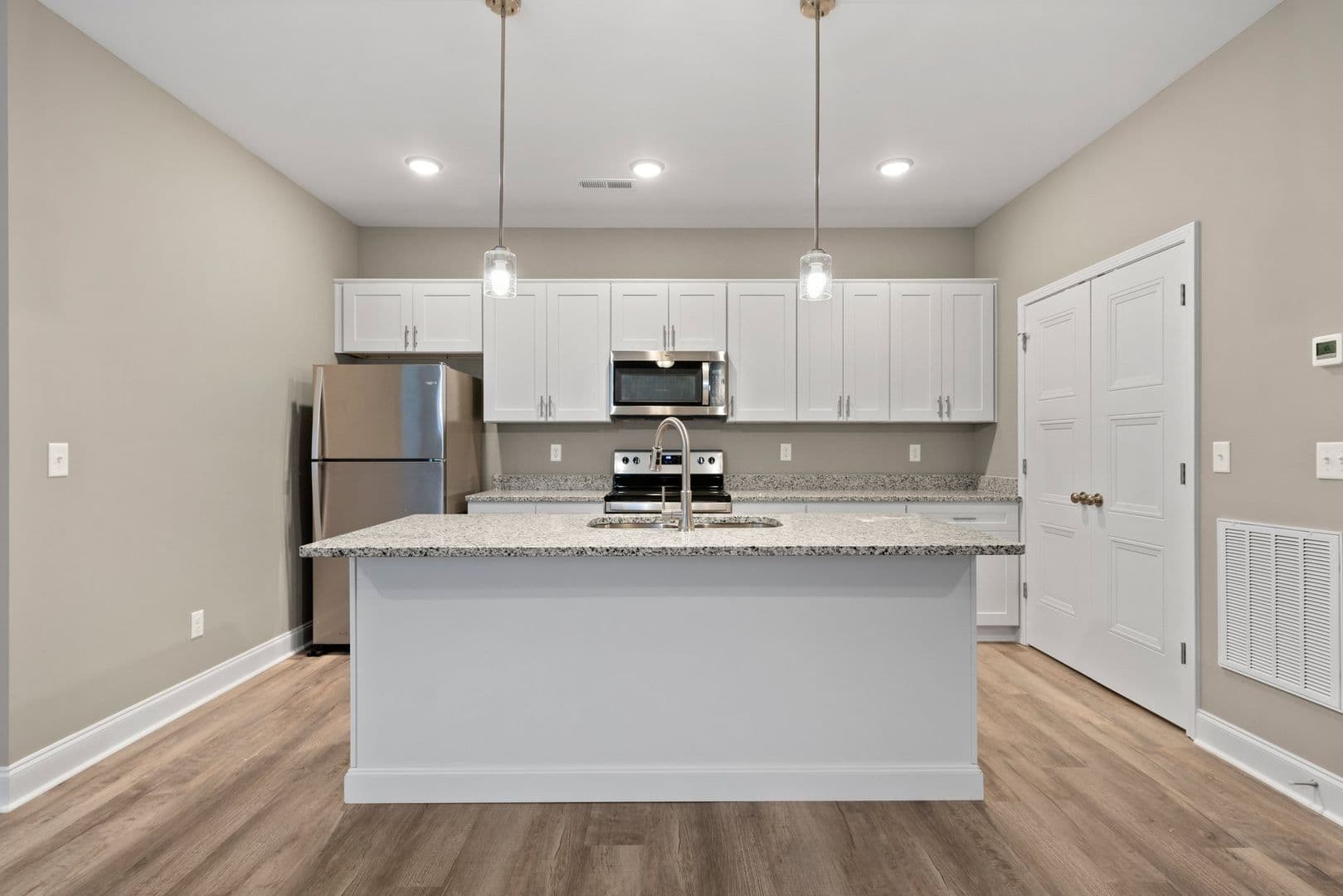 Bowling Green Apartment: 511 Traditions Boulevard