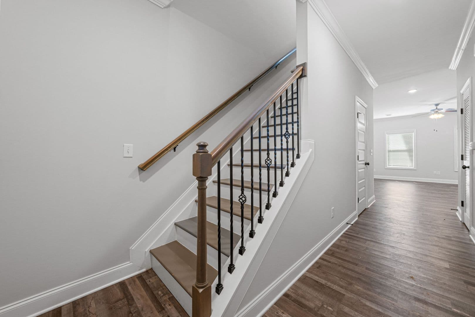 Bowling Green Apartment: 864 Fairview Avenue