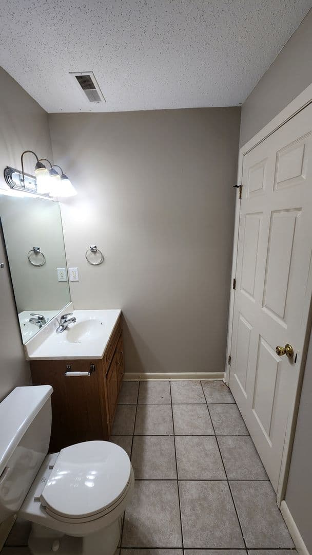 Bowling Green Apartment: 128 River Tanmer Way