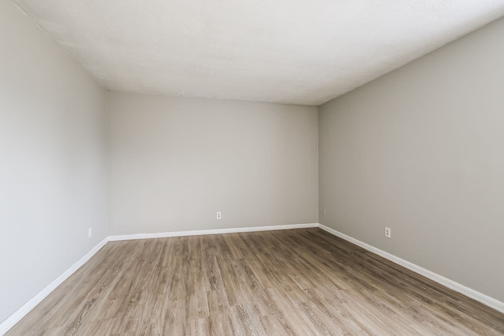 Glasgow Apartment: 200 Shalimar Drive