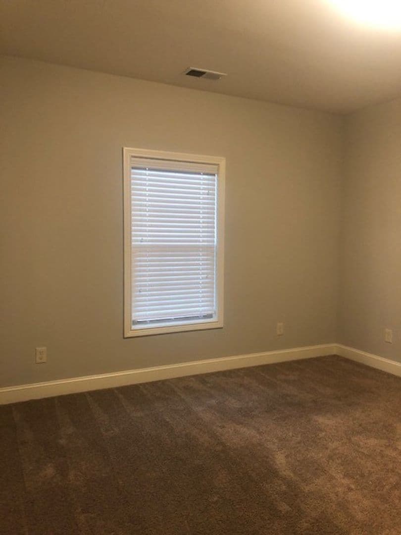 Bowling Green Apartment: 249 Greenwood Lane