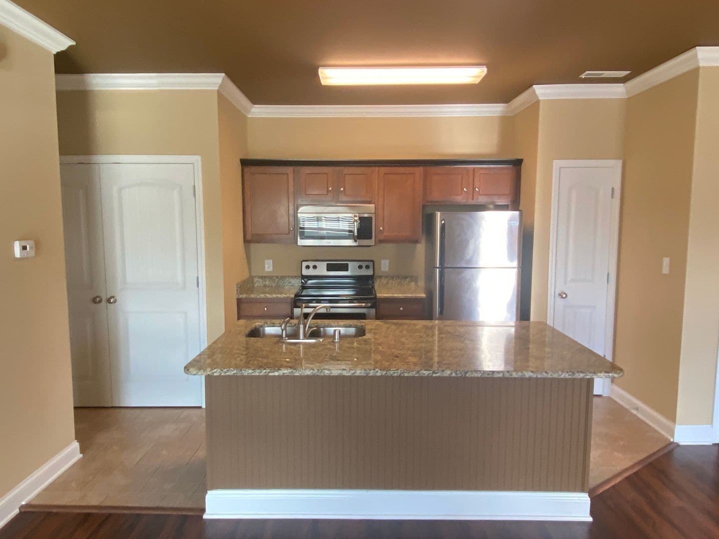 Bowling Green Apartment: 655 Declaration Way
