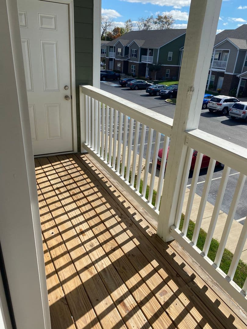 Bowling Green Apartment: 655 Declaration Way