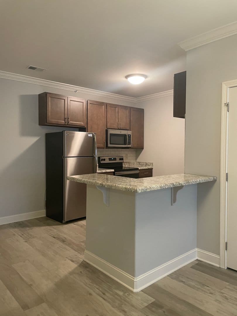 Bowling Green Apartment: 249 Greenwood Lane