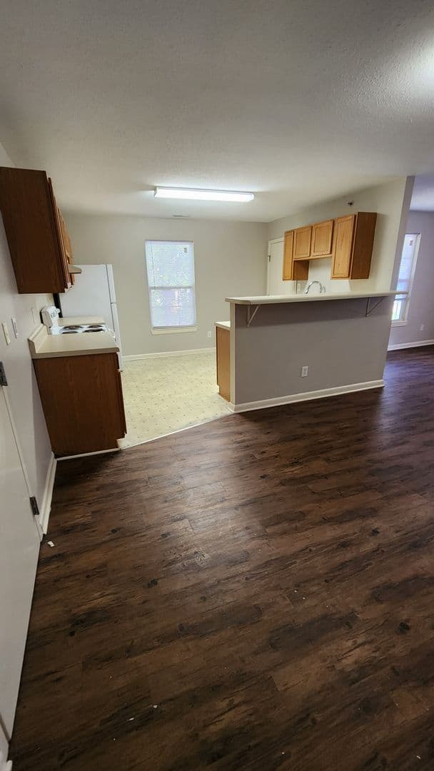 Bowling Green Apartment: 128 River Tanmer Way