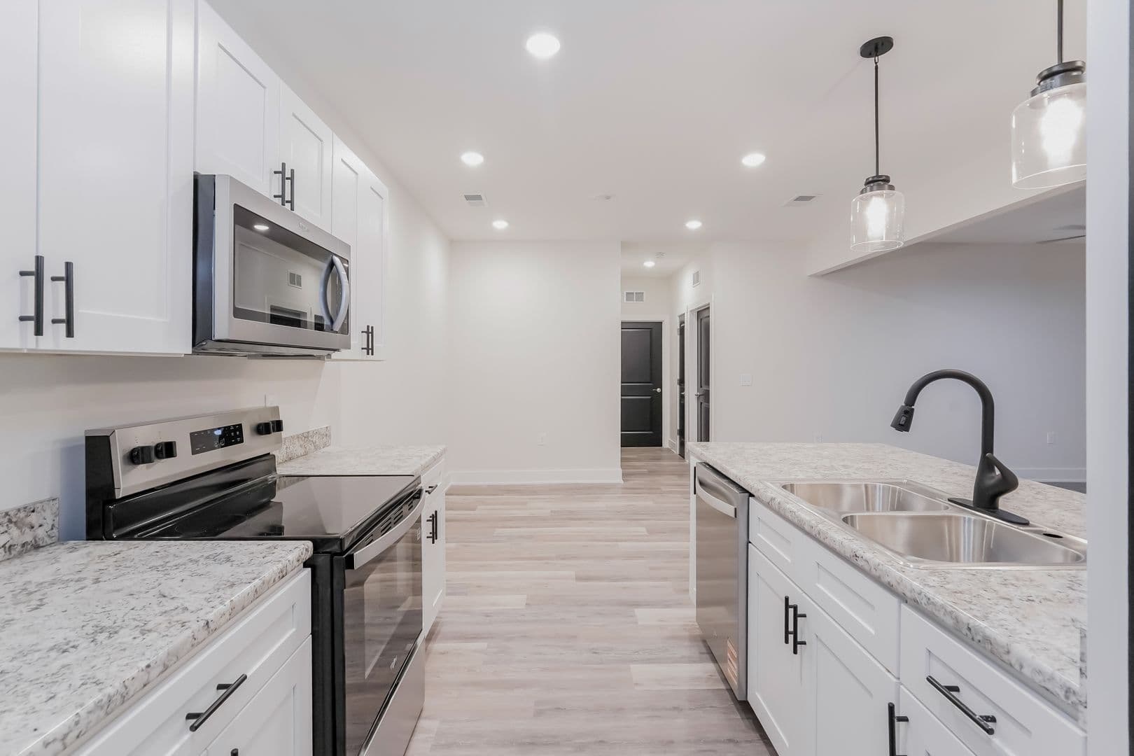Franklin Apartment: 801 Blackjack Road