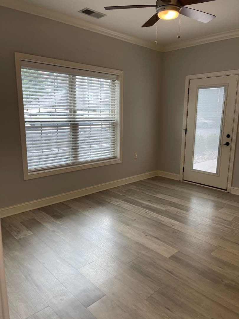 Bowling Green Apartment: 249 Greenwood Lane