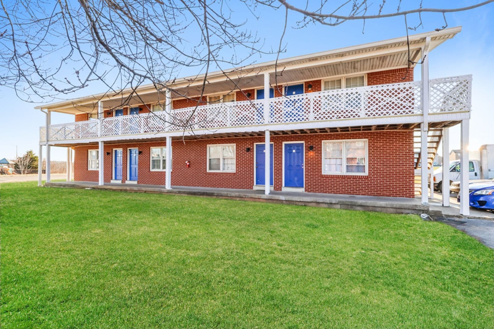 Bowling Green Apartment: 6550 Louisville Rd