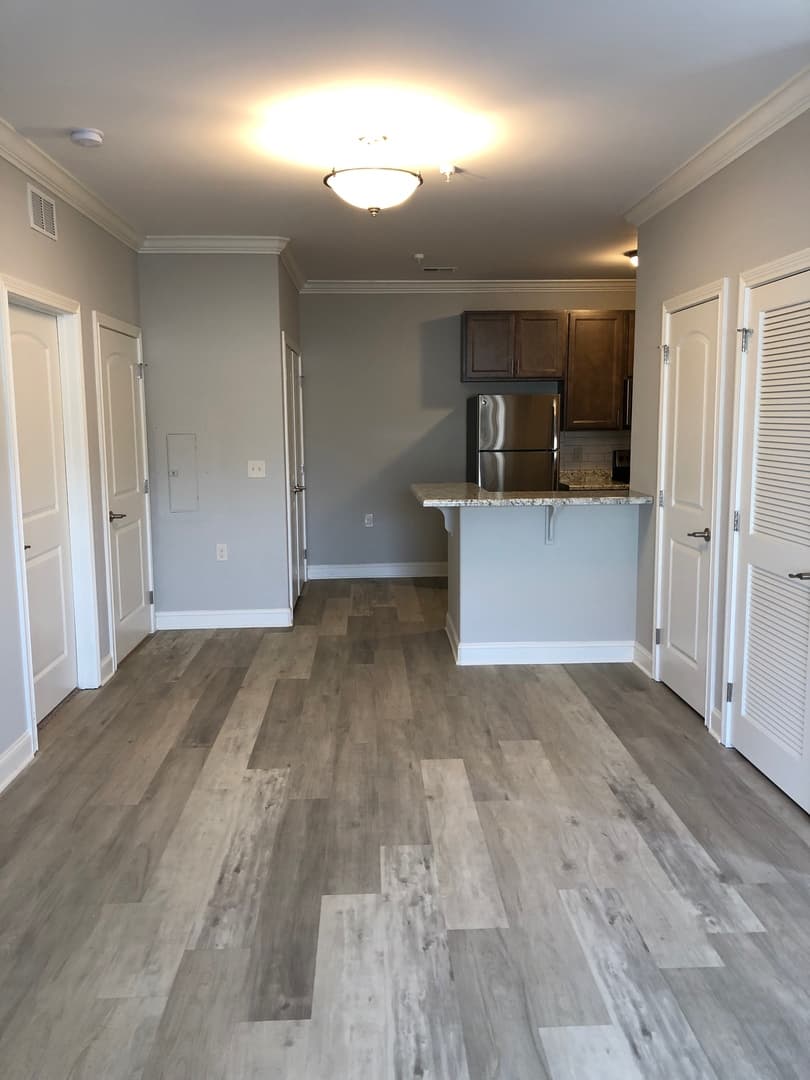 Bowling Green Apartment: 249 Greenwood Lane