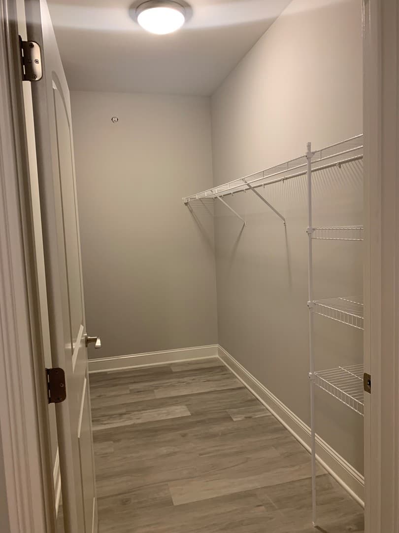 Bowling Green Apartment: 249 Greenwood Lane