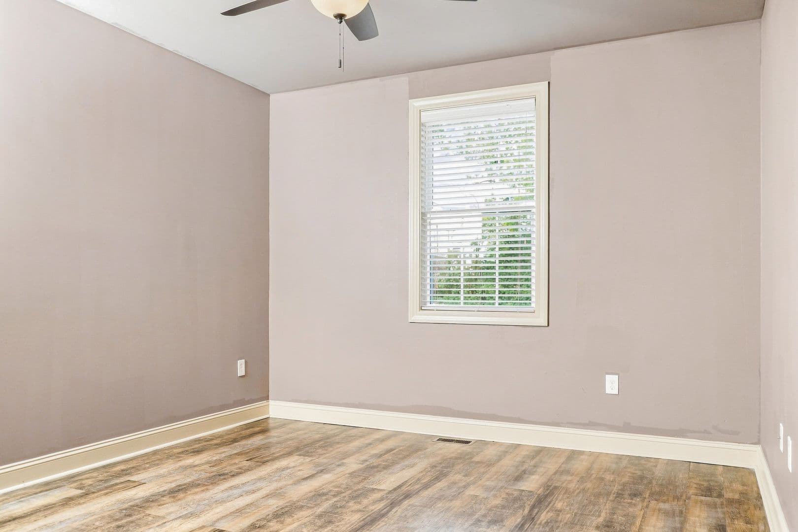 Elizabethtown Apartment: 214 Vaughn Lane