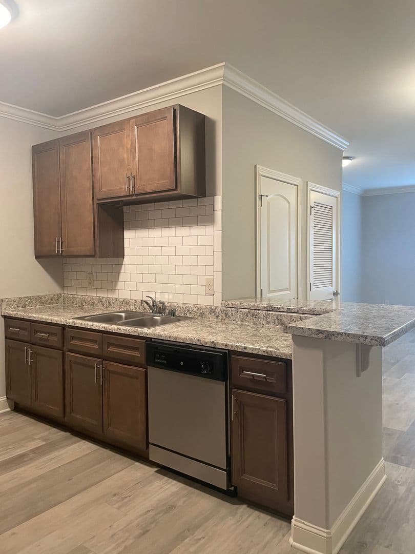 Bowling Green Apartment: 249 Greenwood Lane