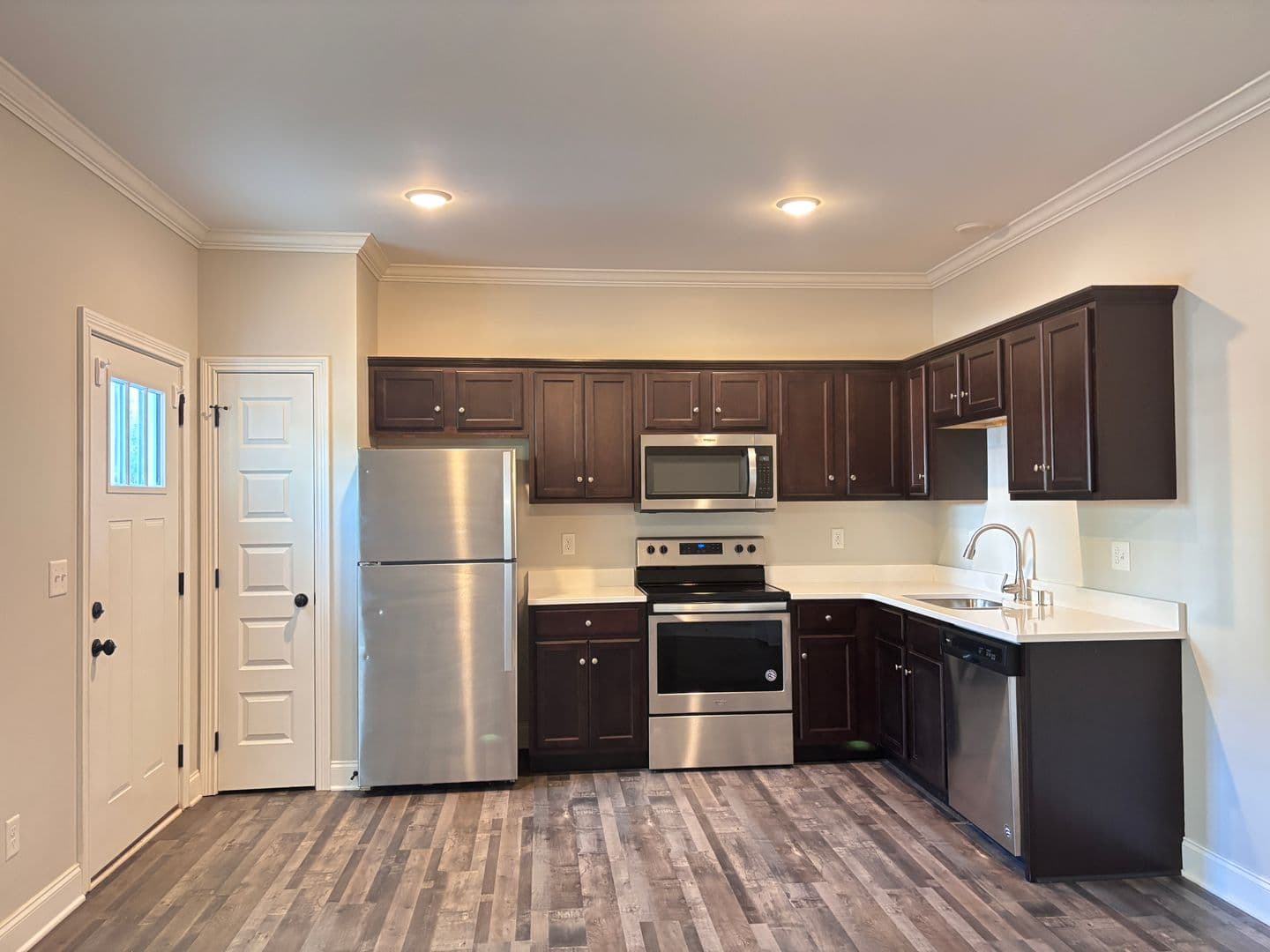 Bowling Green Apartment: 864 Fairview Avenue