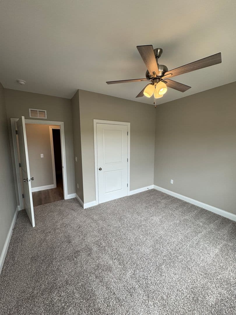 Bowling Green Apartment: 5204 Bakers Spring Street