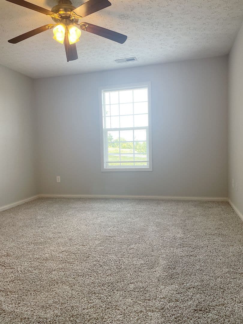 Bowling Green Apartment: 181 McFadin Station Street