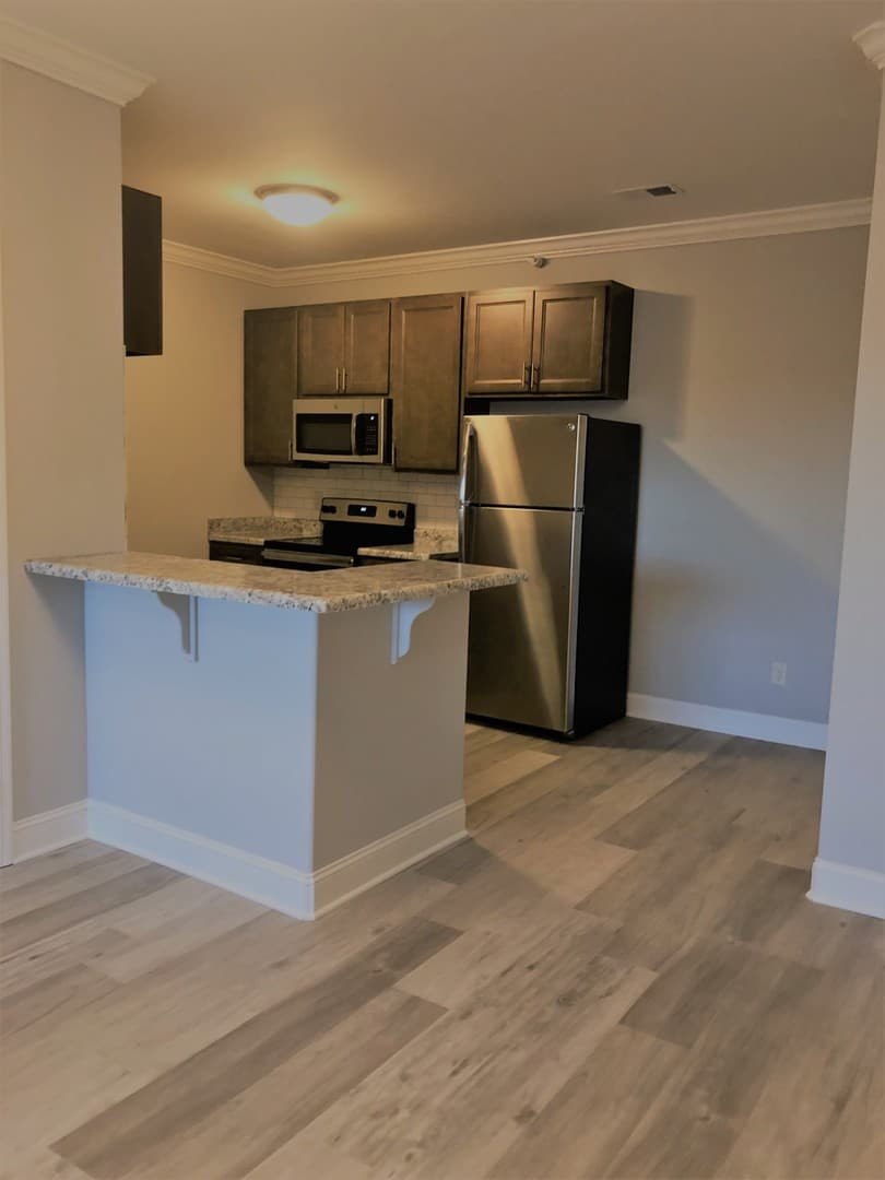 Bowling Green Apartment: 249 Greenwood Lane