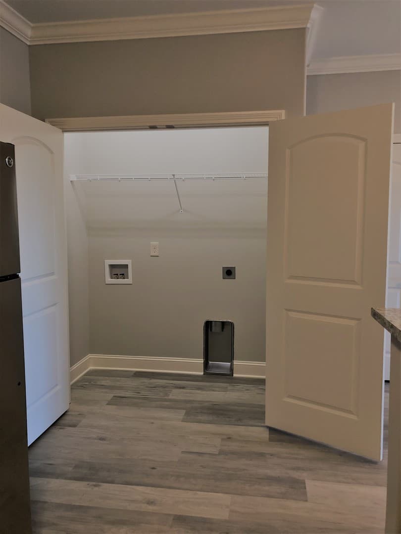 Bowling Green Apartment: 249 Greenwood Lane