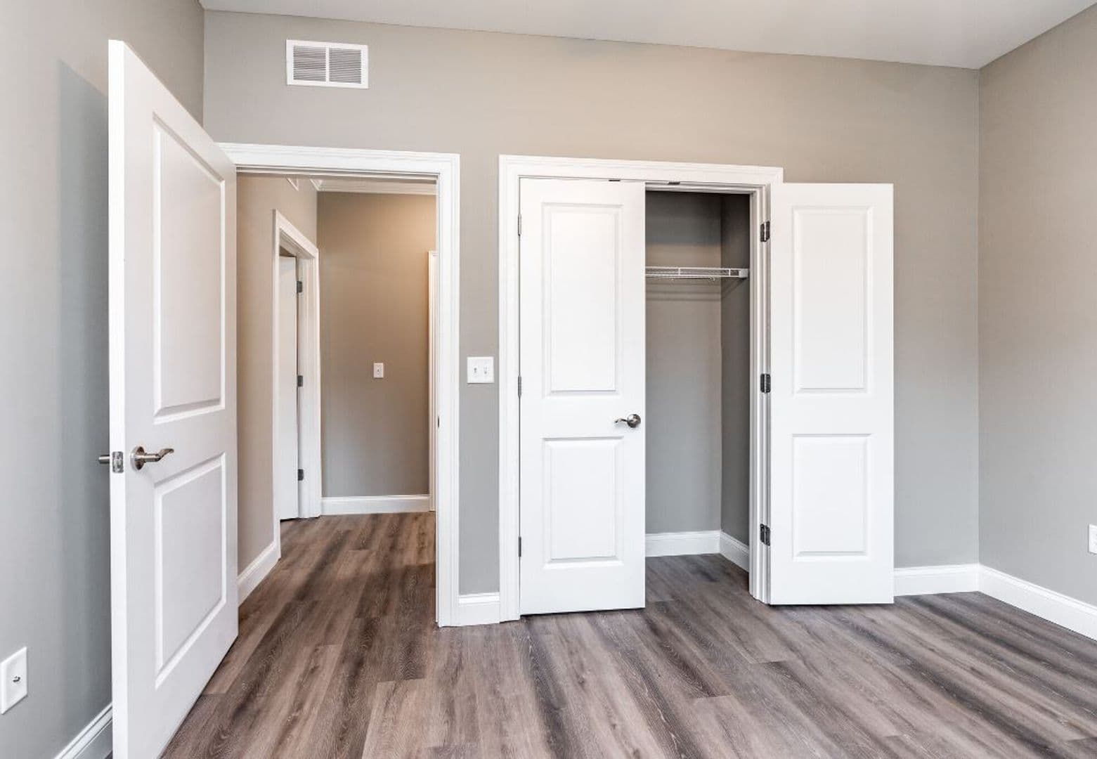 Bowling Green Apartment: 173 Traditions Boulevard