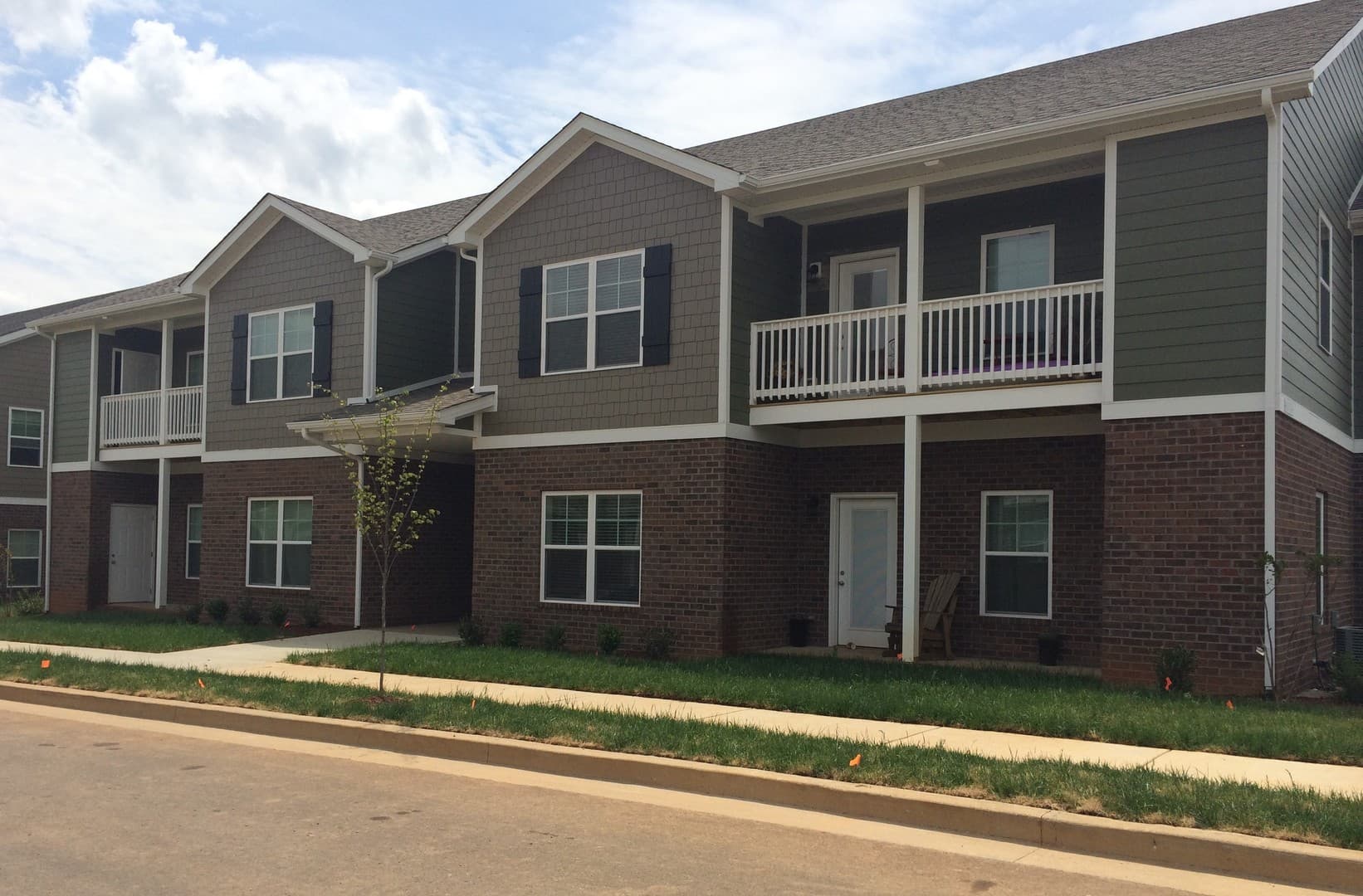 Bowling Green Apartment: 655 Declaration Way
