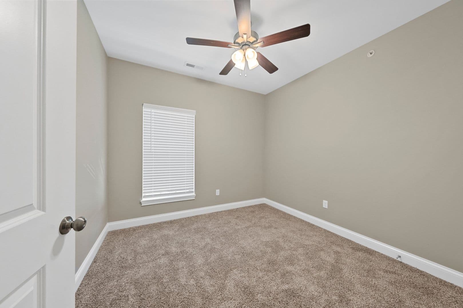 Bowling Green Apartment: 179 Walnut Creek Drive
