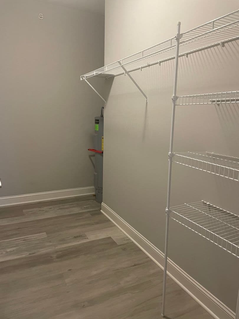 Bowling Green Apartment: 249 Greenwood Lane