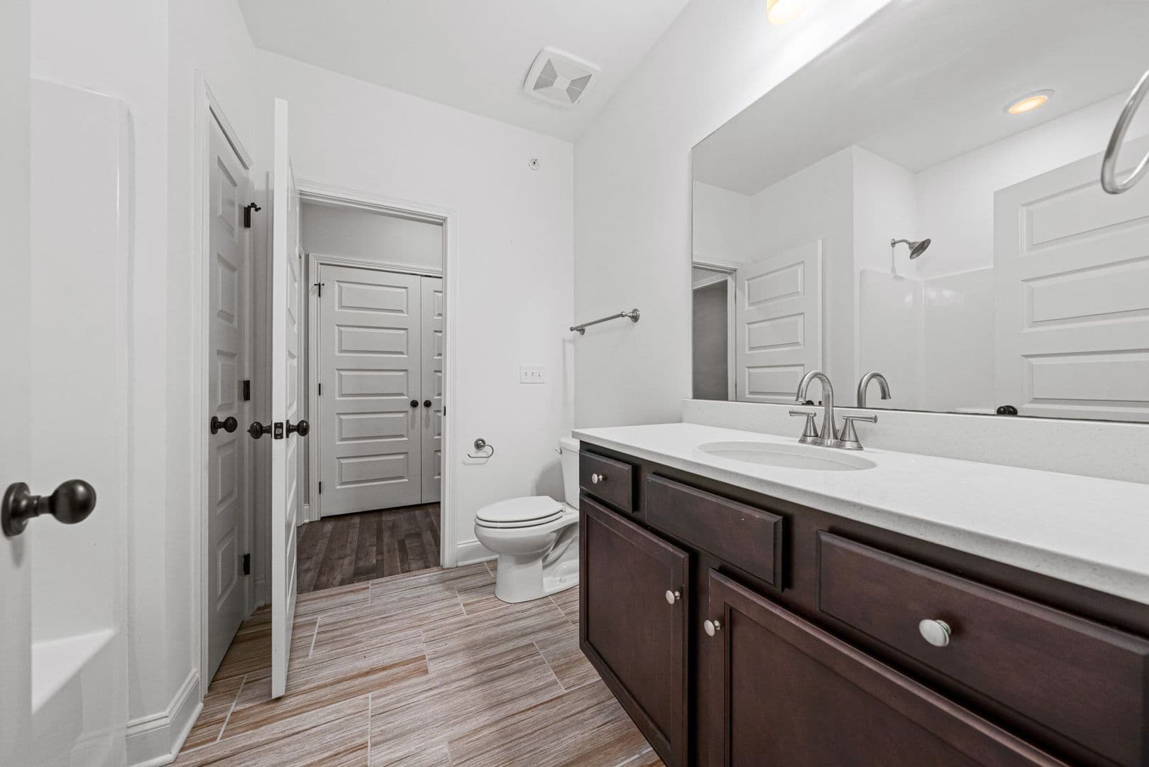 Bowling Green Apartment: 864 Fairview Avenue