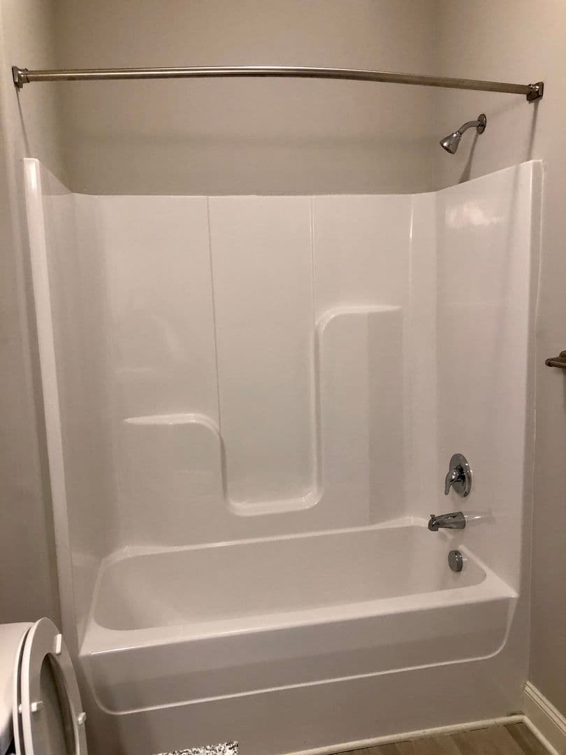 Bowling Green Apartment: 249 Greenwood Lane