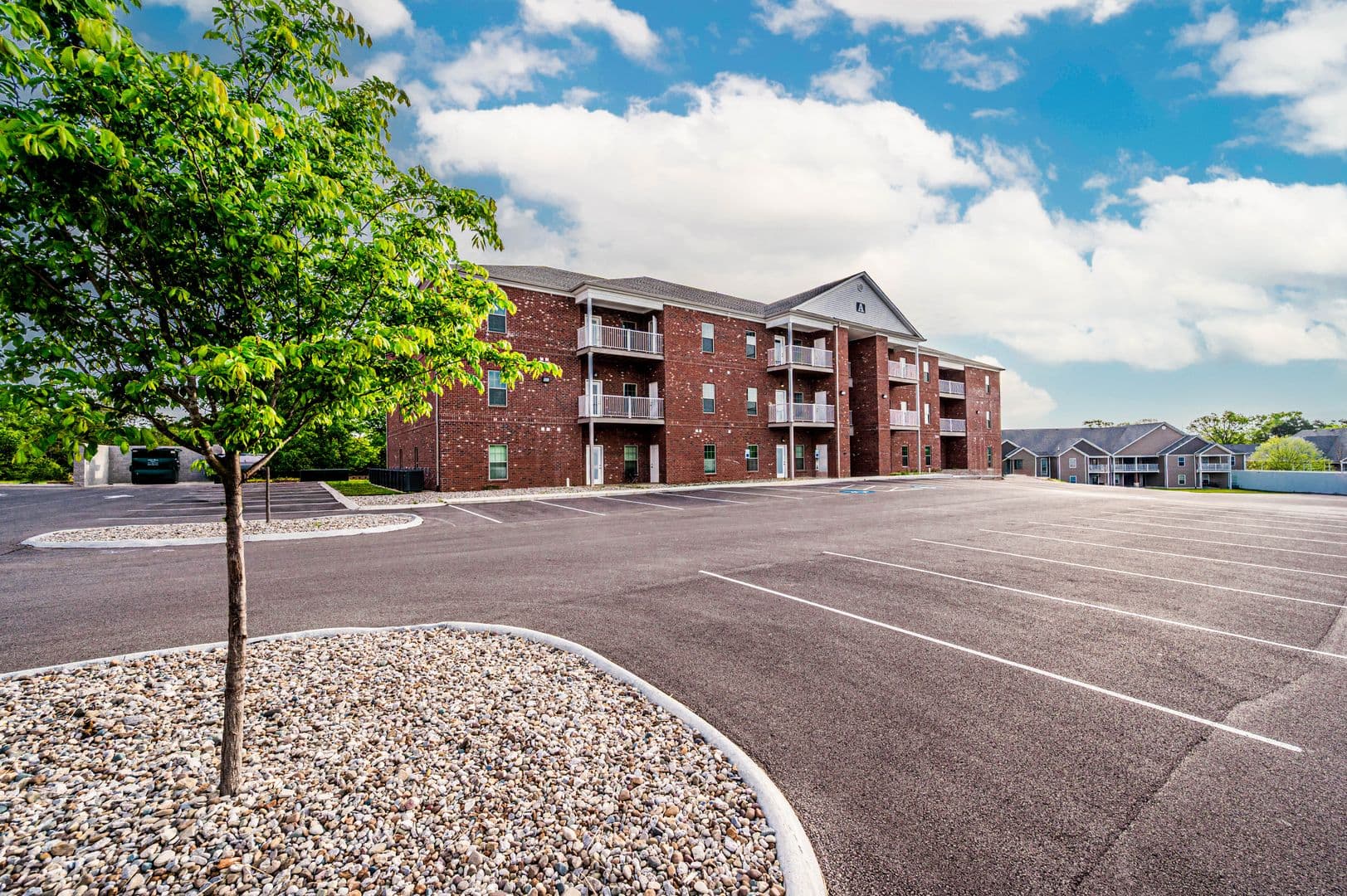 Bowling Green Apartment: 179 Walnut Creek Drive
