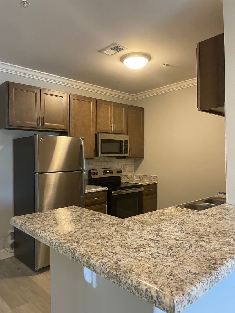 Bowling Green Apartment: 249 Greenwood Lane