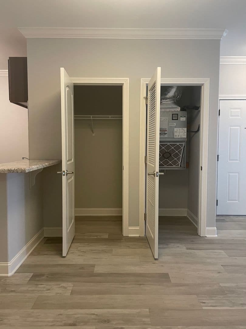 Bowling Green Apartment: 249 Greenwood Lane
