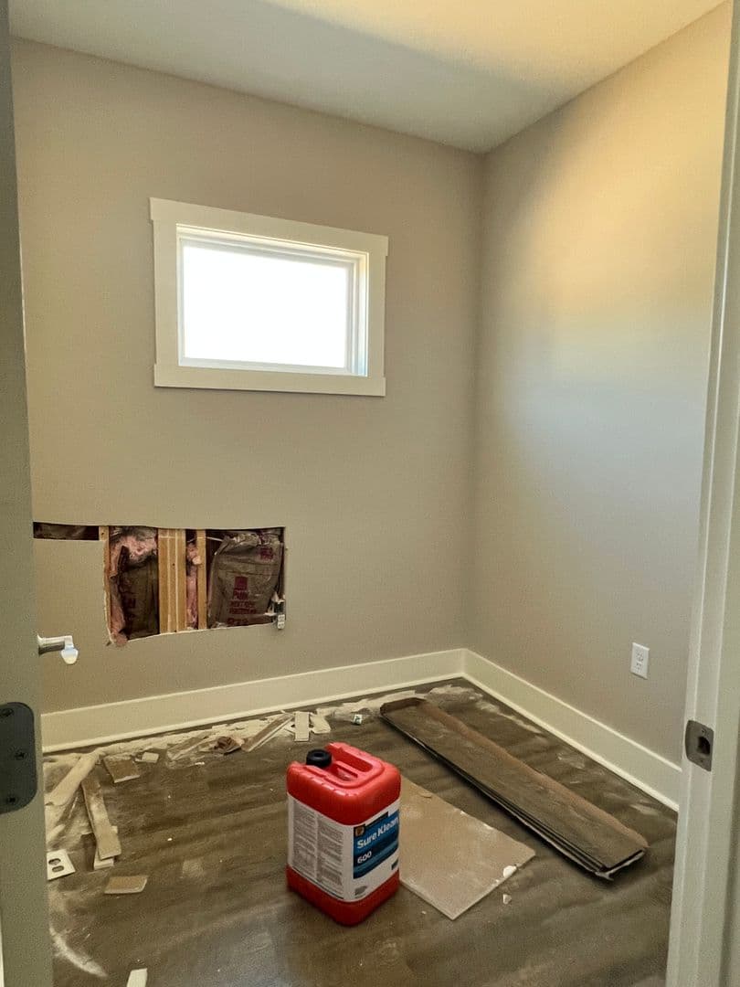 White House Apartment: 529 Raymond Hirsch Parkway