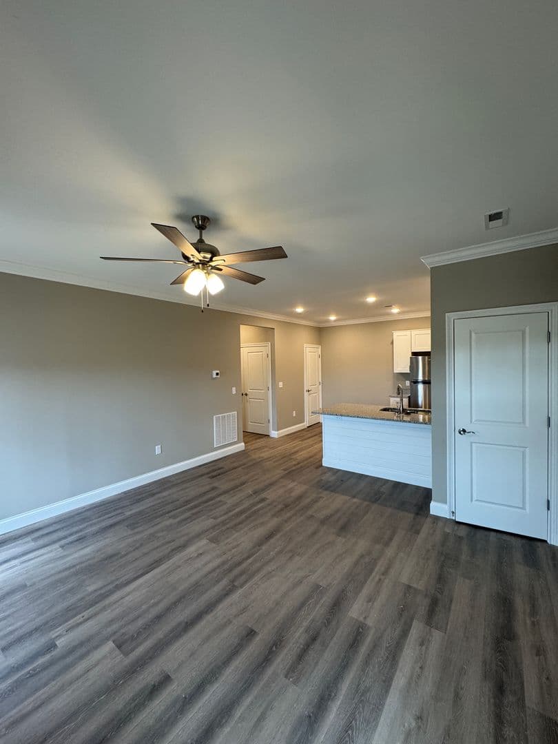 Bowling Green Apartment: 5204 Bakers Spring Street