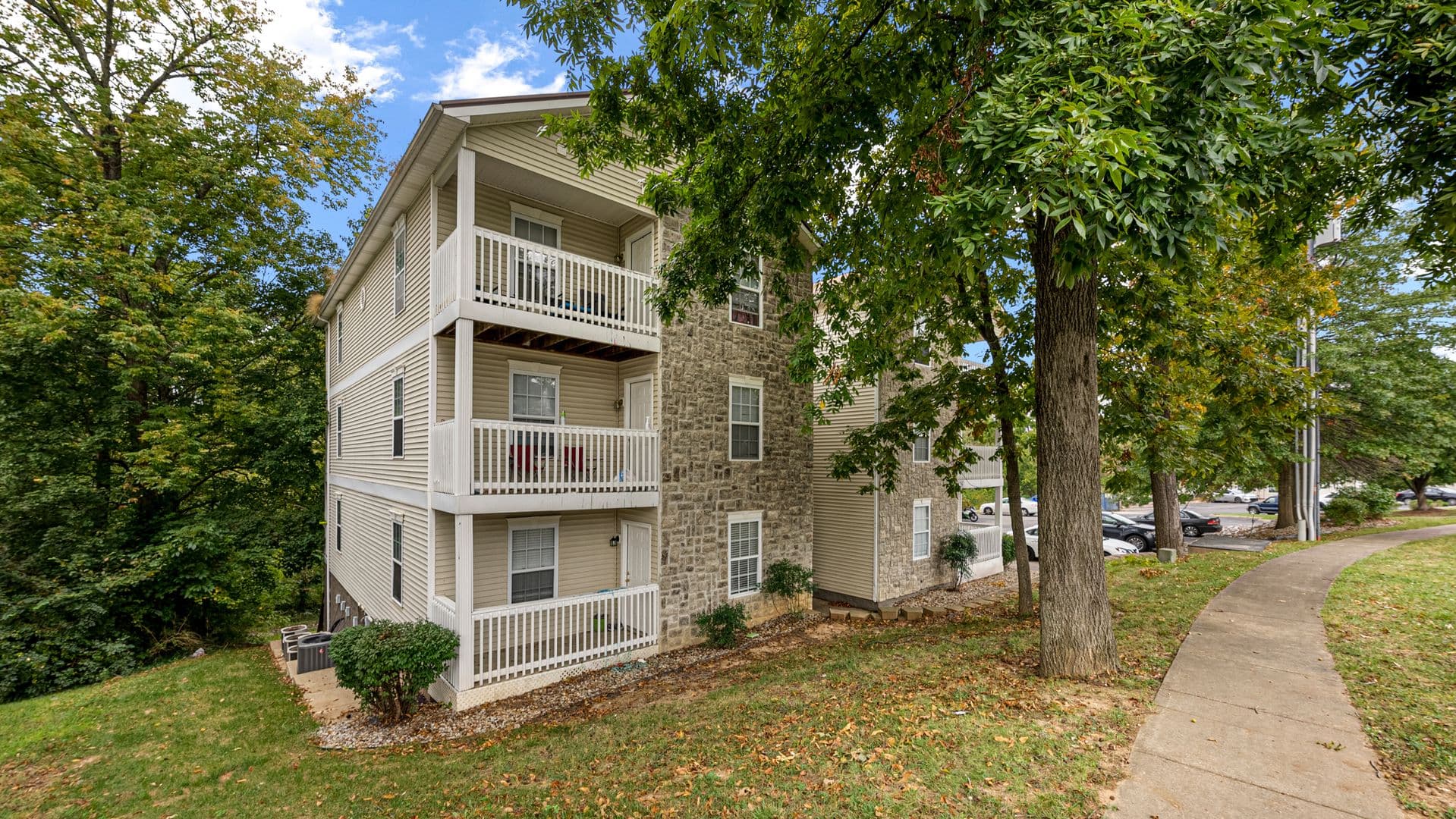 Bowling Green Apartment: 128 River Tanmer Way