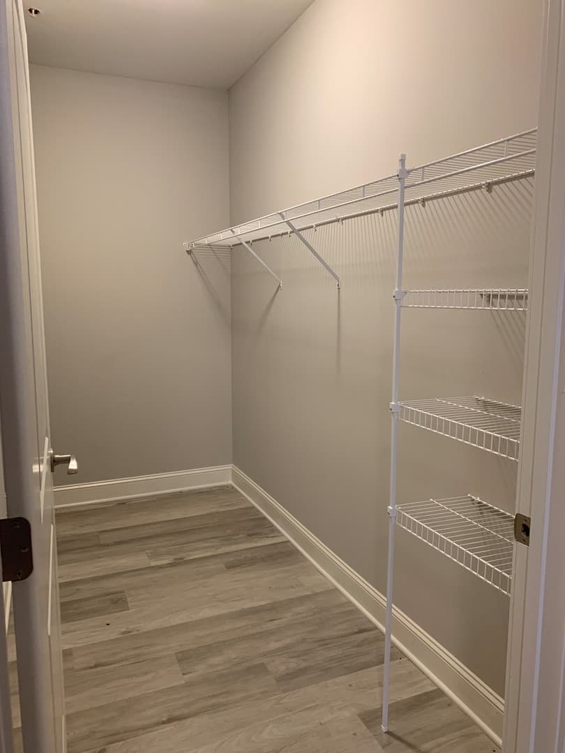 Bowling Green Apartment: 249 Greenwood Lane