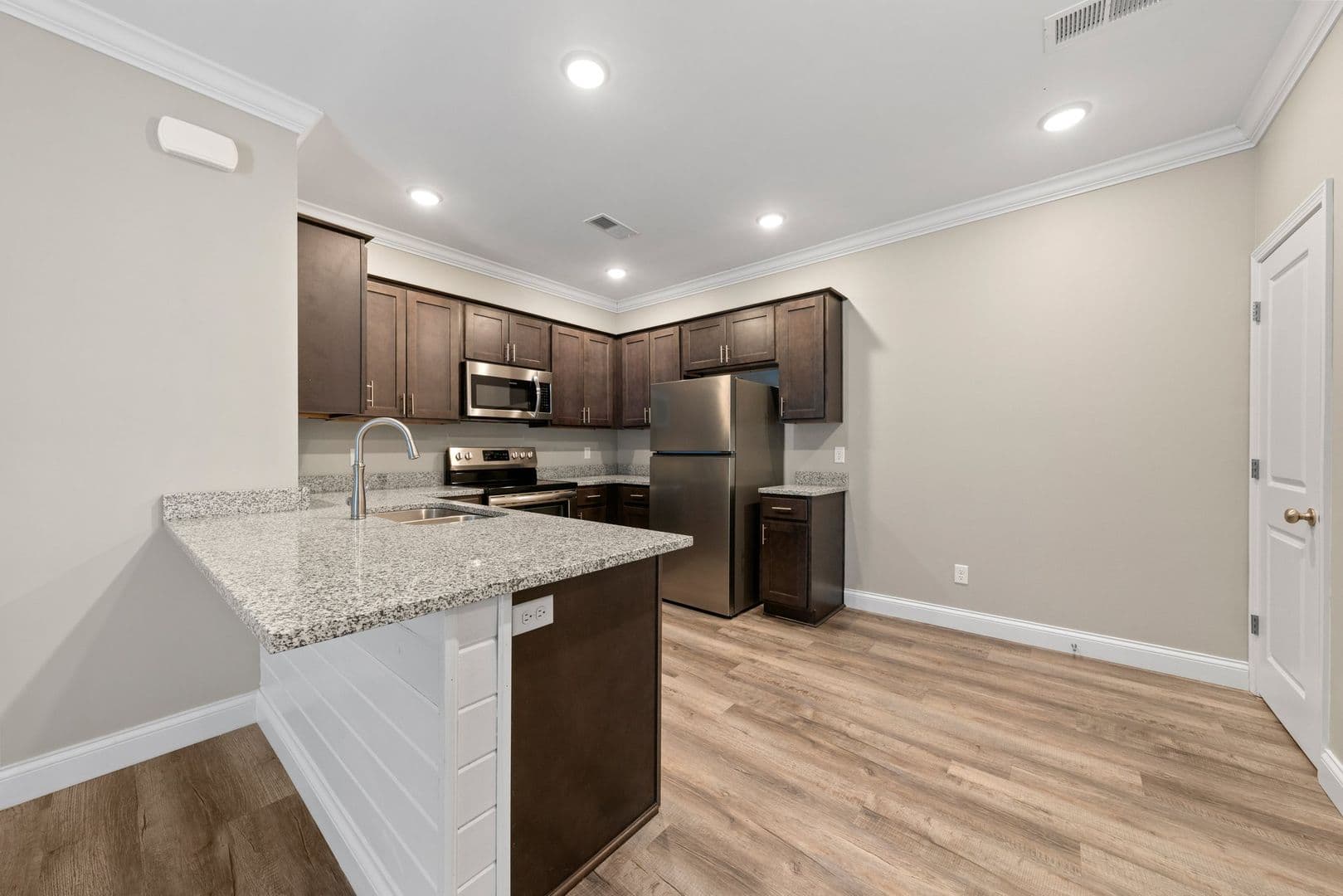 Bowling Green Apartment: 2363 Fox Ridge Court