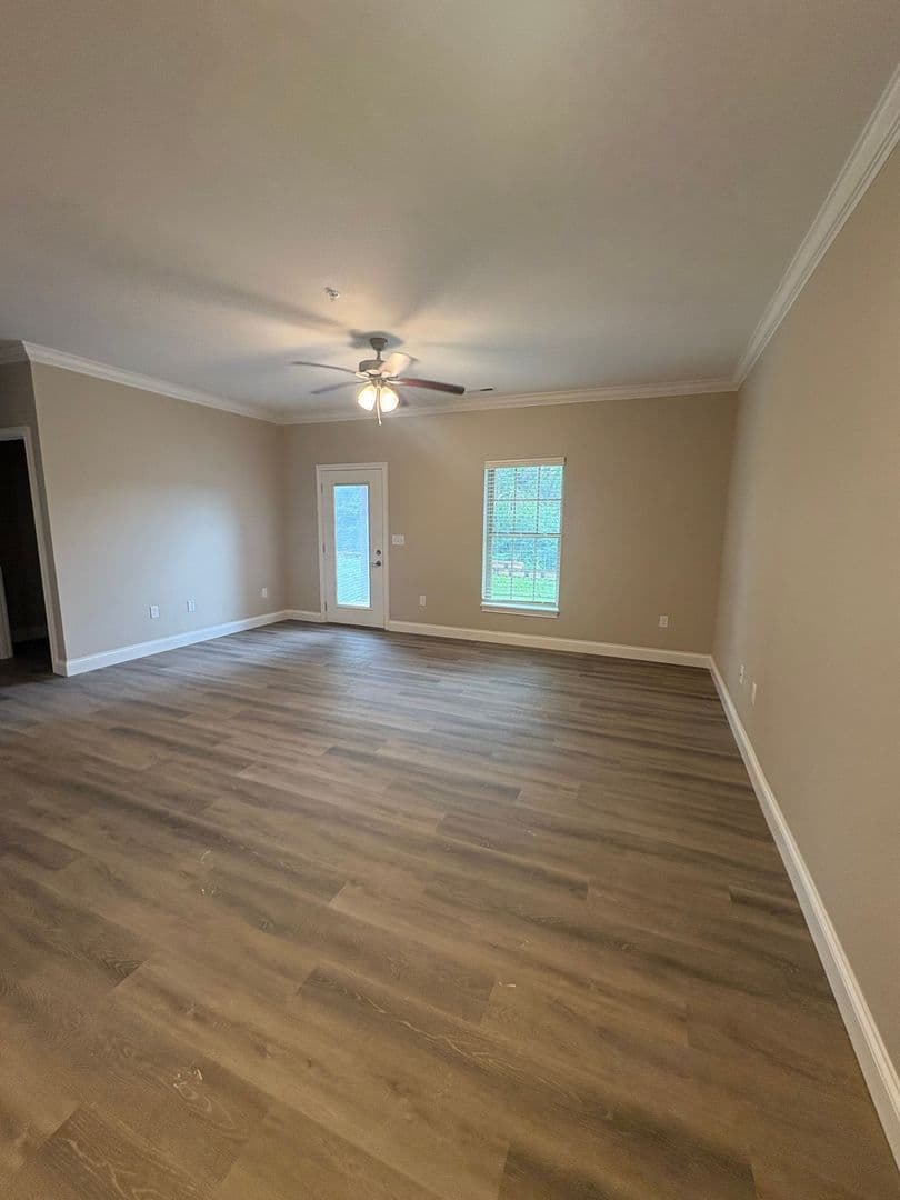 Bowling Green Apartment: 179 Walnut Creek Drive