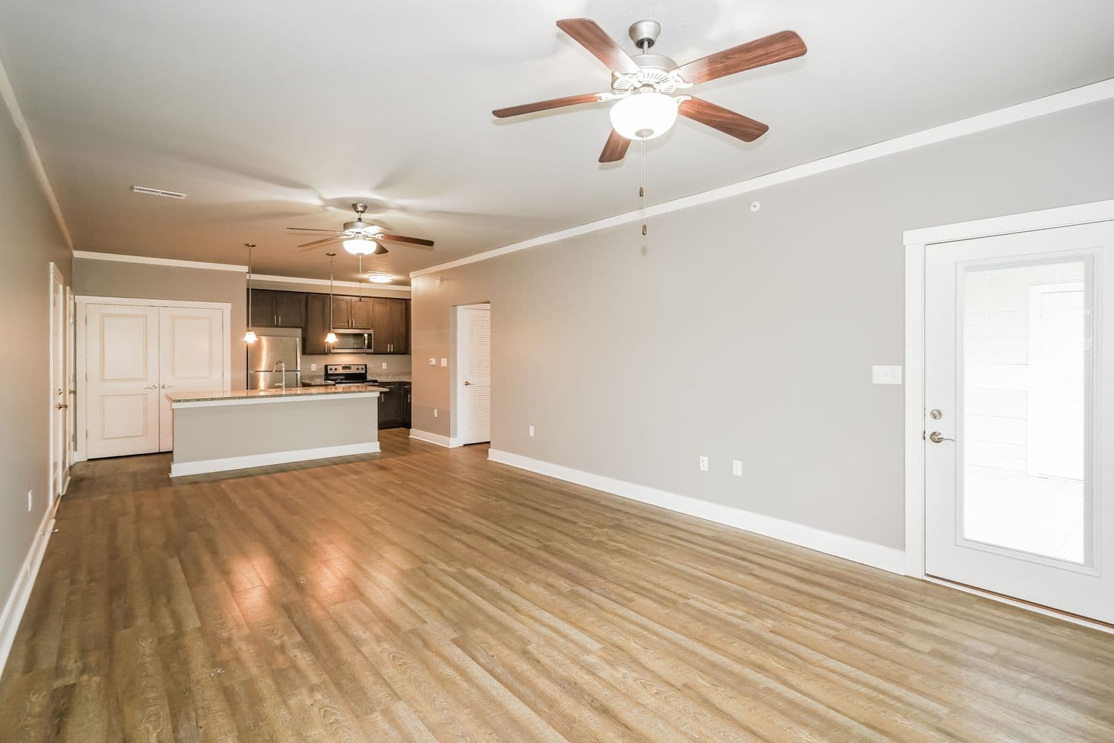 White House Apartment: 2940 US-31W