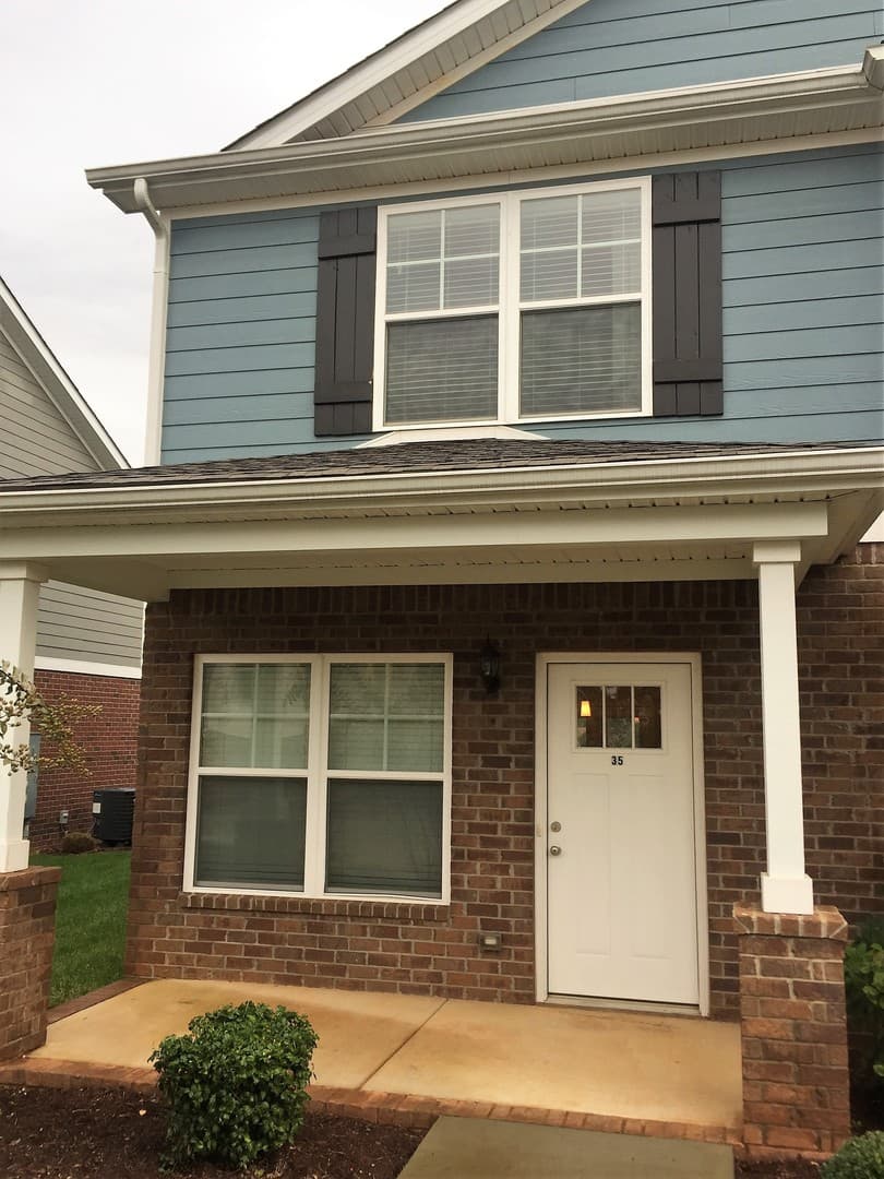 Bowling Green Apartment: 655 Declaration Way