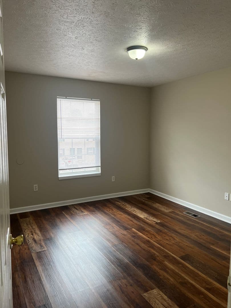 Elizabethtown Apartment: 636 Westport Road