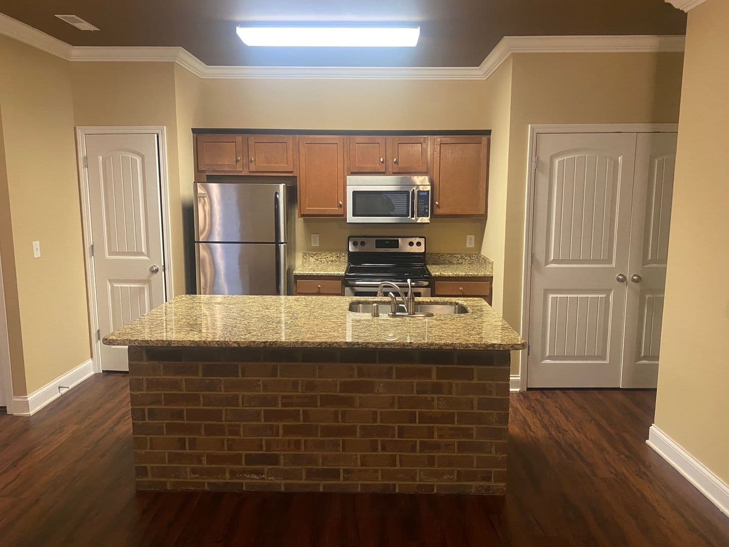 Bowling Green Apartment: 655 Declaration Way