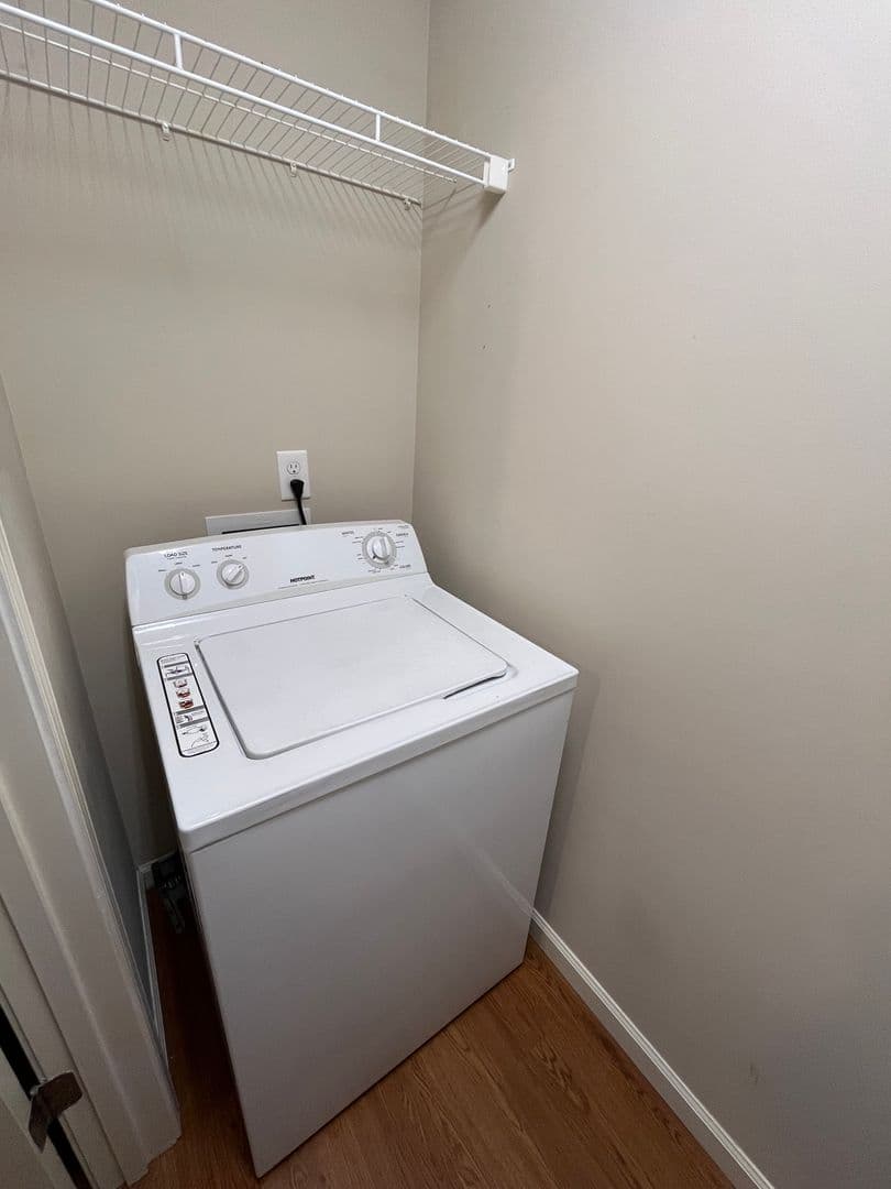 Bowling Green Apartment: 434 Upper Stone Avenue