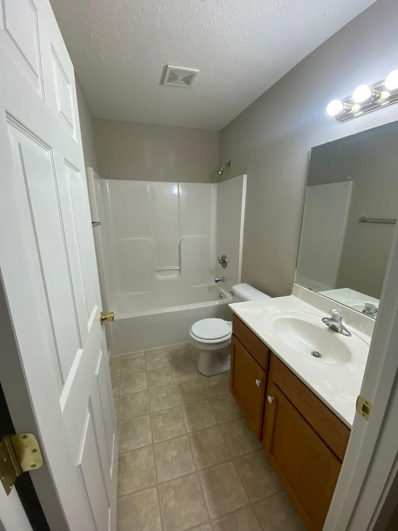 Elizabethtown Apartment: 134 Raleigh Drive