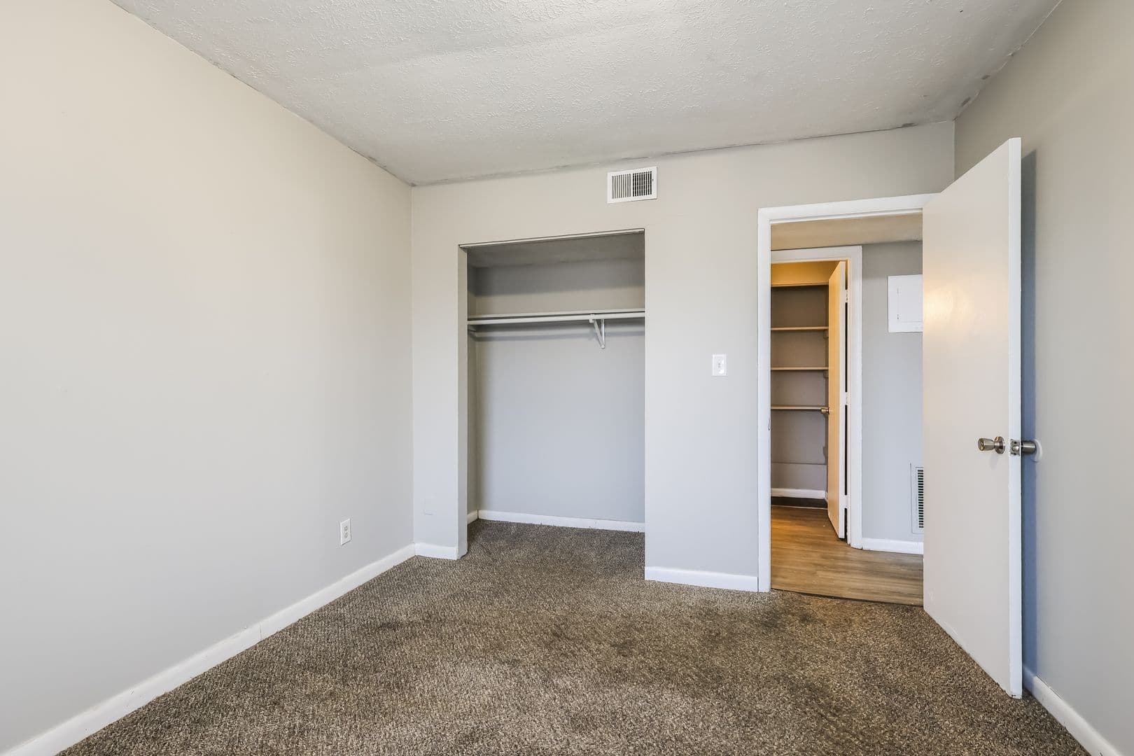 Glasgow Apartment: 200 Shalimar Drive