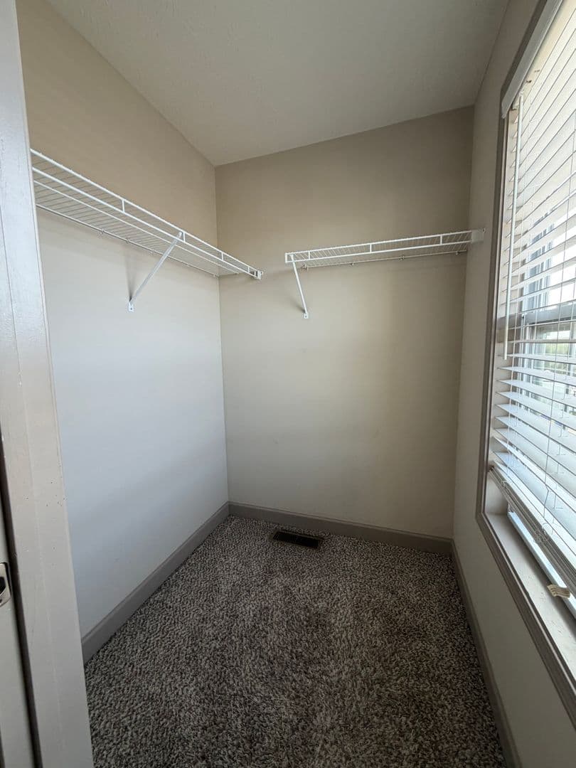 Bowling Green Apartment: 110 Audley Court