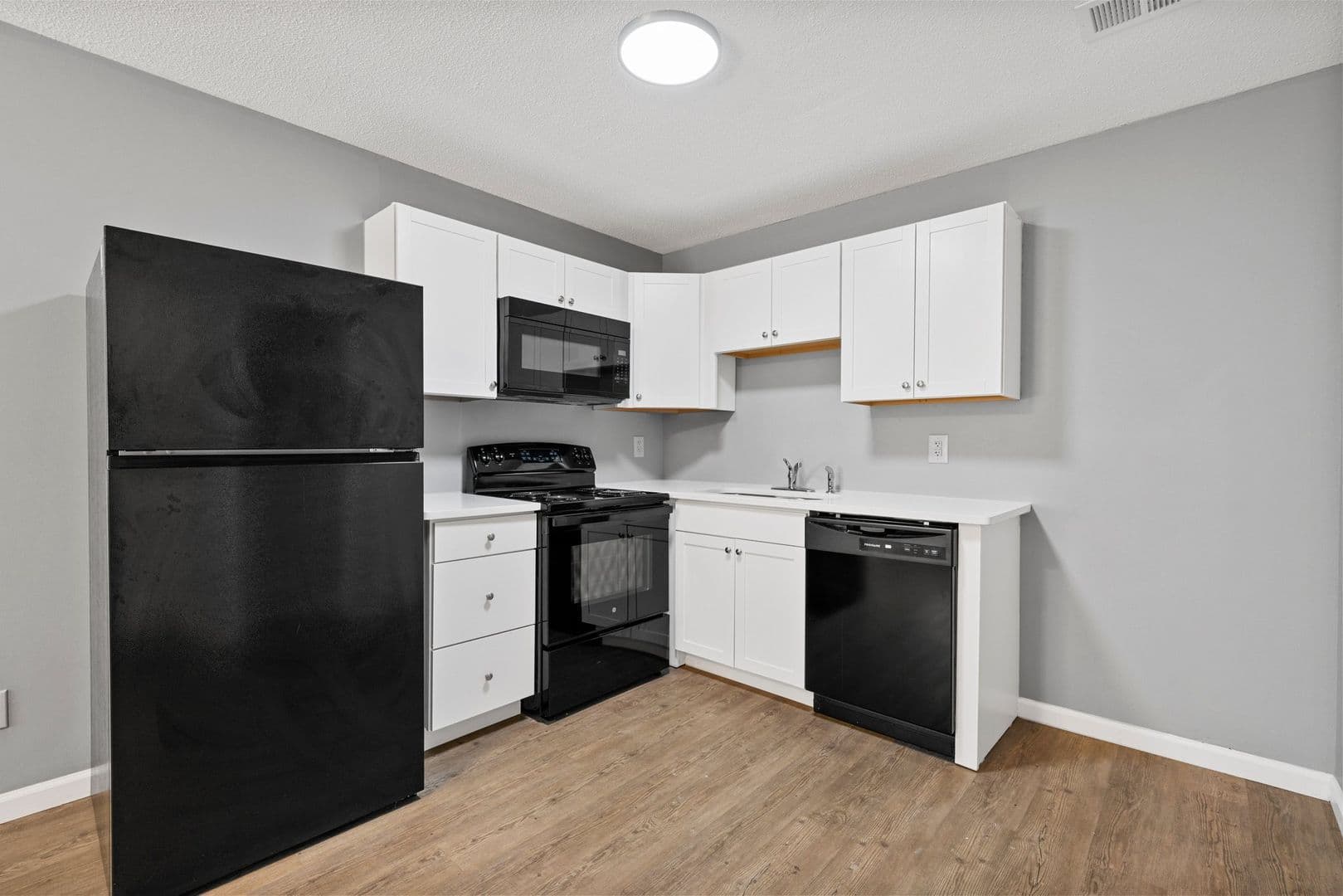 Owensboro Apartment: 630 Chuck Gray Ct