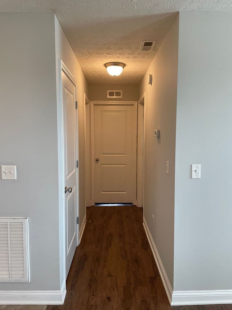 Bowling Green Apartment: 429 Upper Stone Avenue