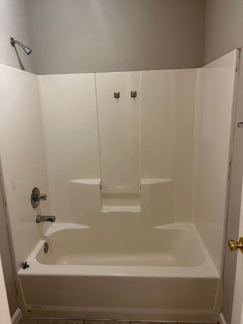 Bowling Green Apartment: 2610 Oriole Street