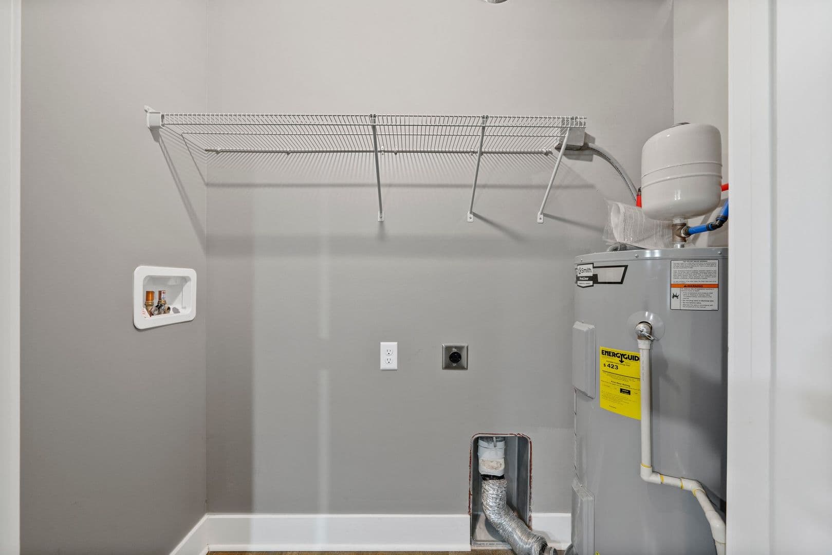 White House Apartment: 2940 US-31W