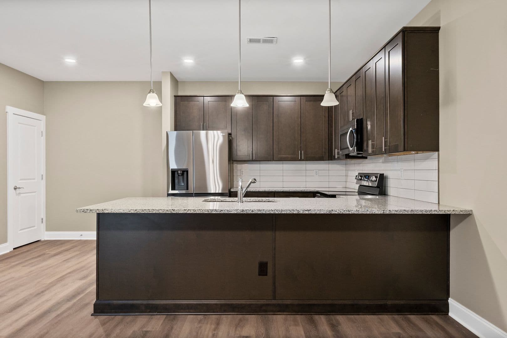Bowling Green Apartment: 945 Riverbend Street
