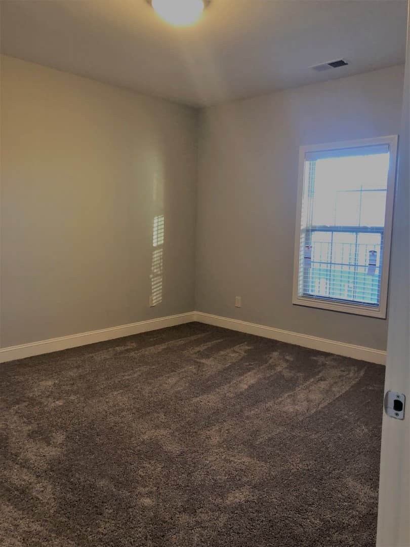 Bowling Green Apartment: 249 Greenwood Lane